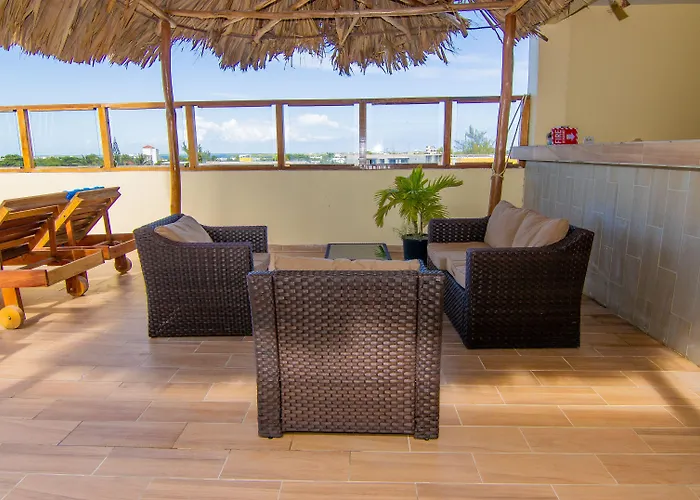 Tropical Palace Hotel *